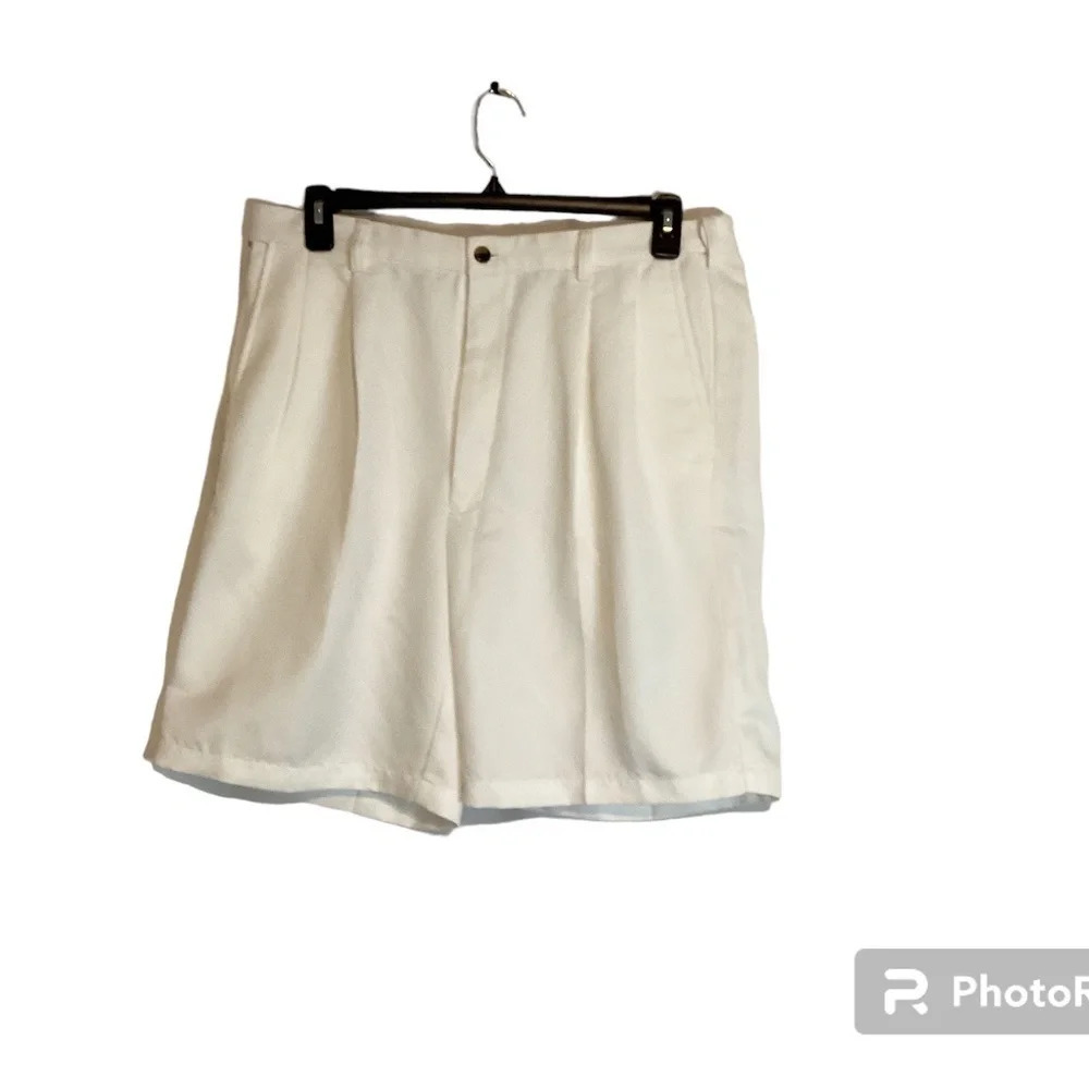 Haggar men’s shorts size 38 white pleated front classic tennis golf summer